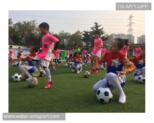 小学足球课时训练计划详解与实施策略探讨 小学足球课时训练计划详解与实施策略探讨