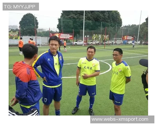 斯科达带领足球队勇闯赛场展现领导风范与团队精神